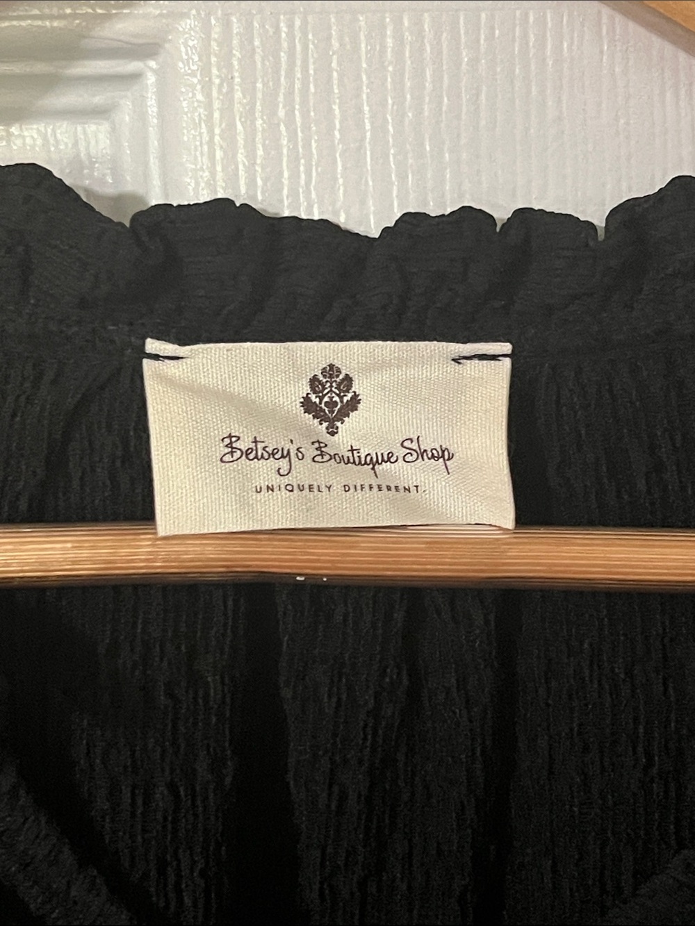 NWOT Betsey’s Boutique Shop Blouse Top Shirt XL Black Textured Short Sleeve - Picture 7 of 9
